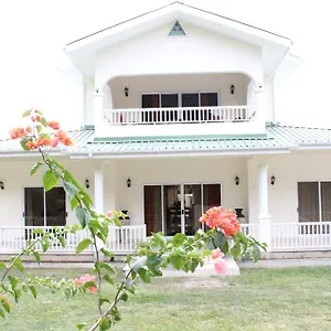 *** Maison d'hôtes Julie's Seychelles